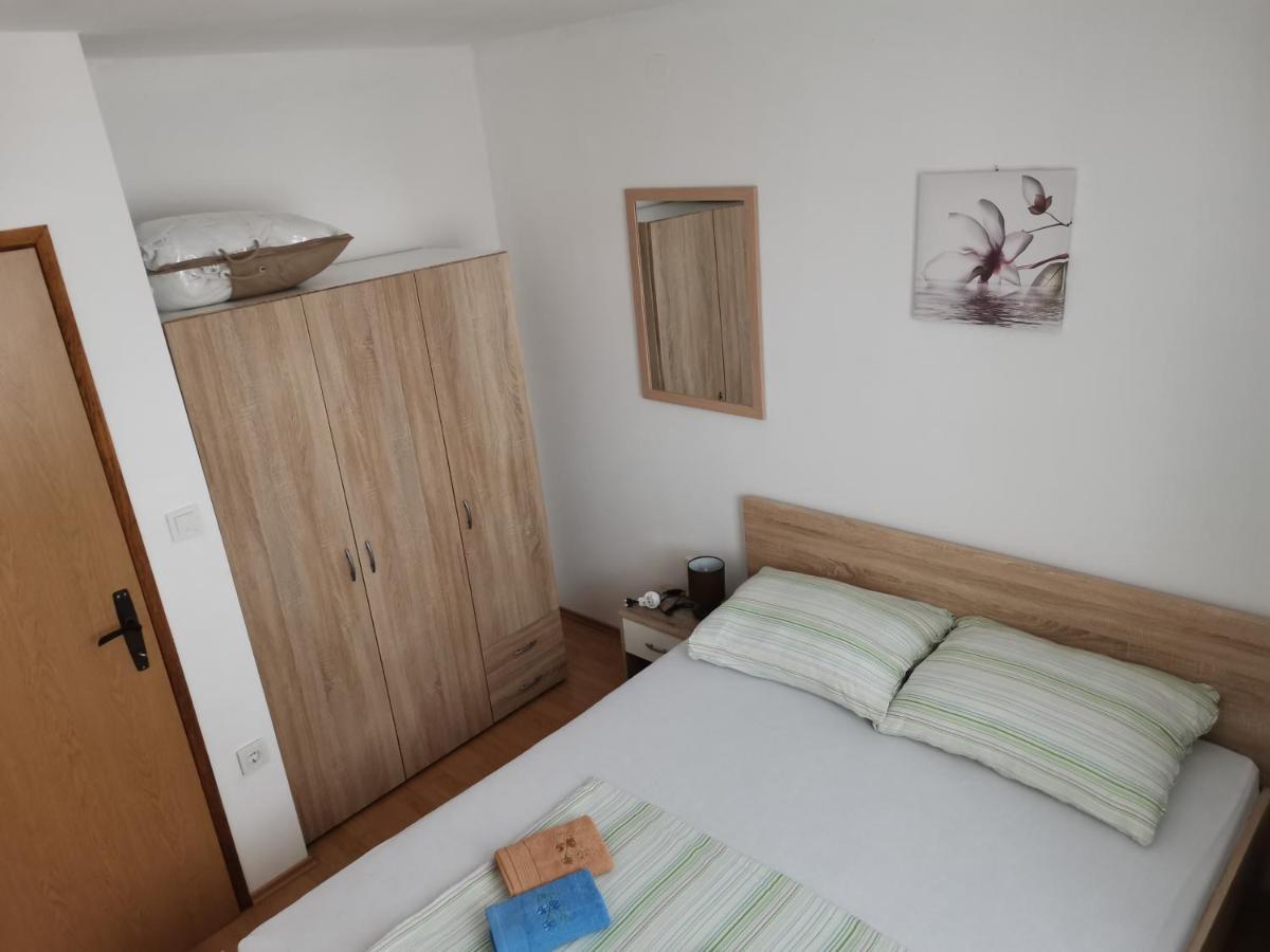Apartman Jadranka Vir Eksteriør billede