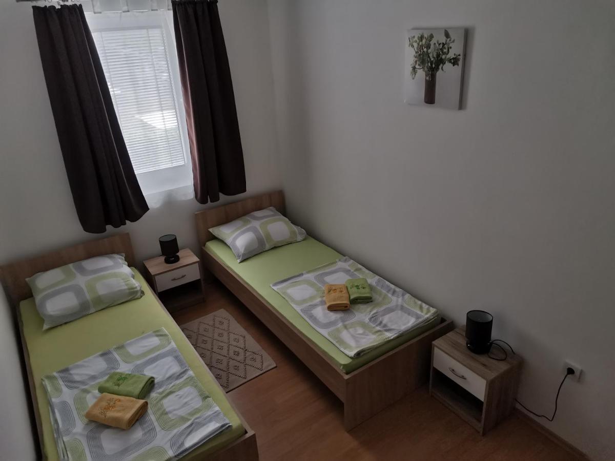 Apartman Jadranka Vir Eksteriør billede
